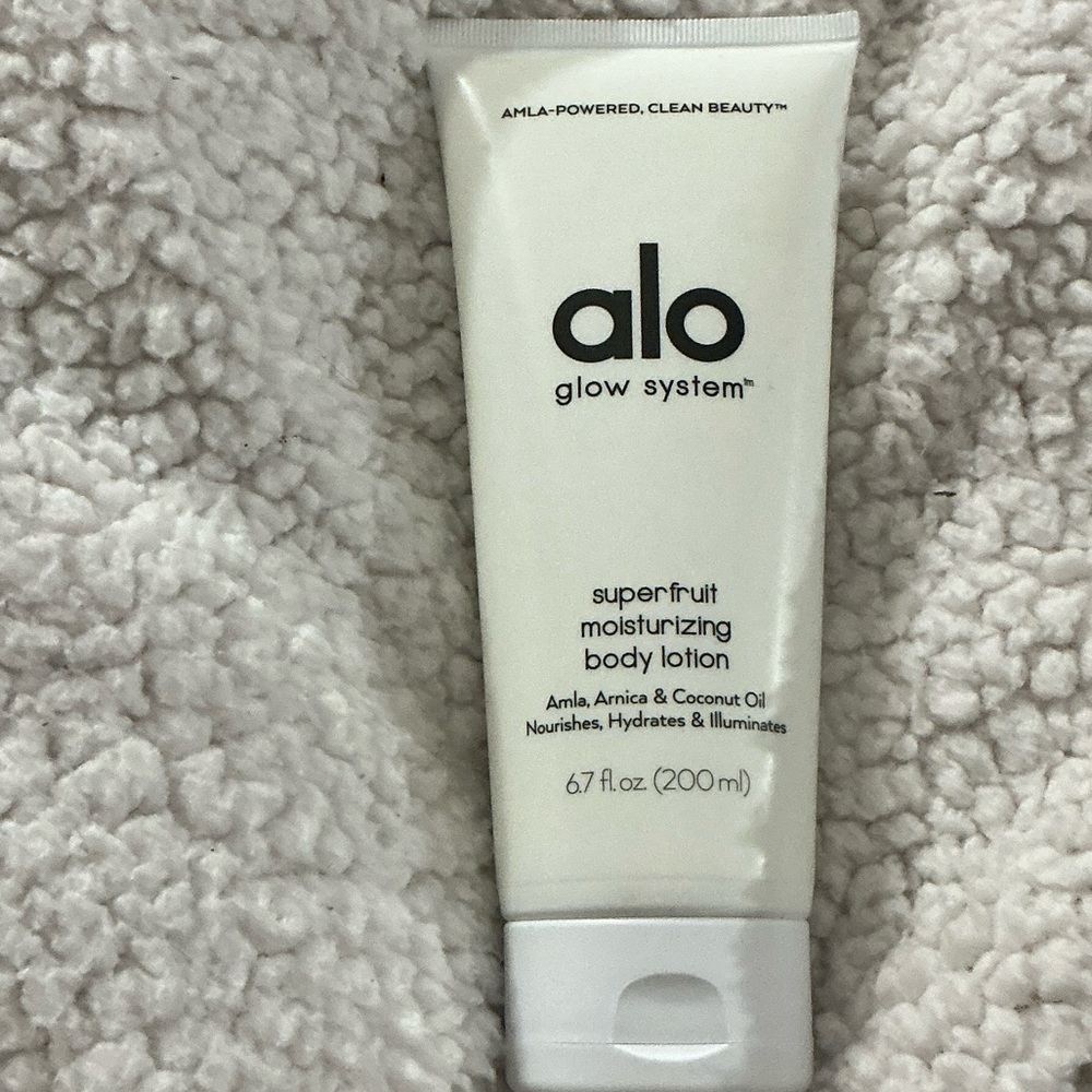 Superfruit Moisturizing Body Lotion - White